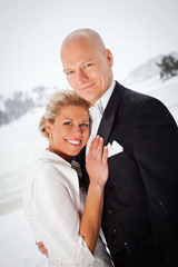 Becca & Markus valde att ha ett bröllop på vintern ute på Muskö.